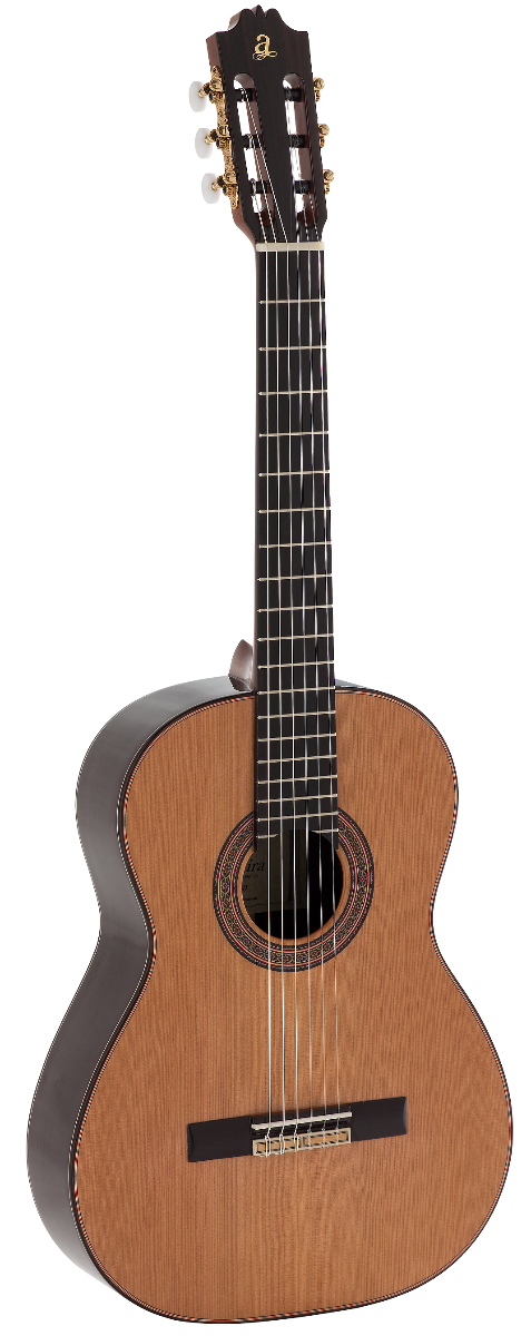 Guitarra Clásica Admira A50 Electrificada Con Fishman Serie Artesanía