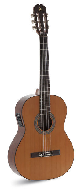 Guitarra Clásica Admira Juanita Electrificada Fishman Serie Estudio