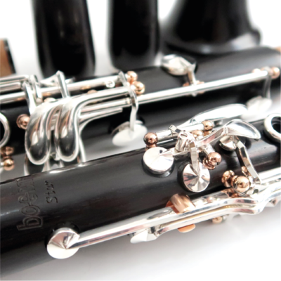 Clarinete Sib Boehm Star Granadillo 17 LLaves Plateadas y Pilares Oro Rosa