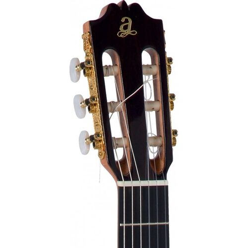 Guitarra Clásica Admira F4 Electrificada Serie Flamenco Artesanía