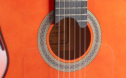 Guitarra Admira Alegría Serie Flamenco Cutaway Fishman