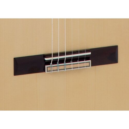 Guitarra Clásica Admira F4 Electrificada Serie Flamenco Artesanía